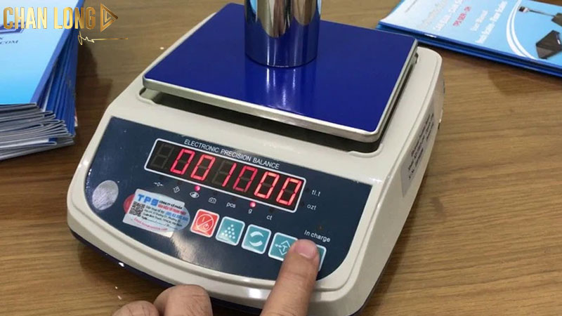 Tìm hiểu về ý nghĩa các thuật ngữ trên cân điện tử 11 hieu-chuan-can-dien-tu