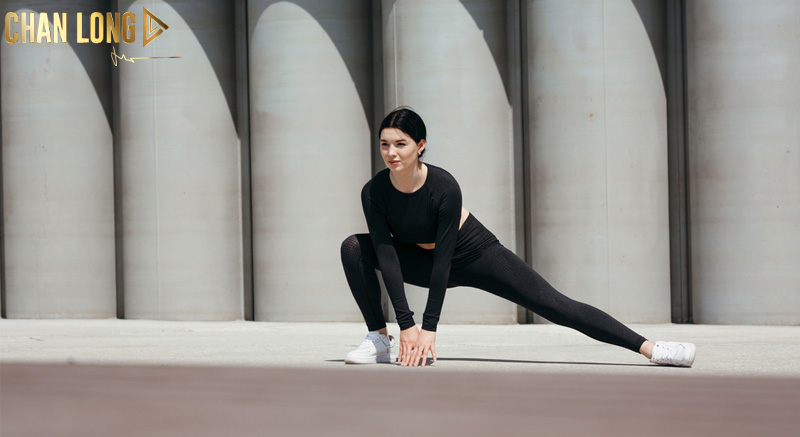 Bài tập gym để tăng cân cho nữ 11 bai-tap-Side-Lunge