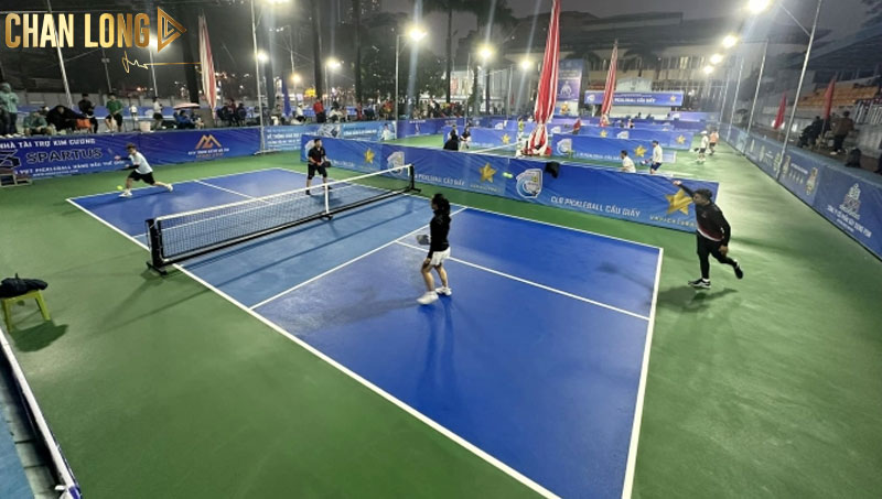 Sân Pickleball: Phân loại sân và kích thước theo tiêu chuẩn quốc tế 17 he-thong-anh-sang-san-pickleball