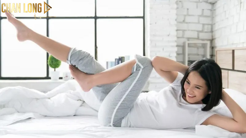 Bài tập thể dục trên giường giảm mỡ bụng trước khi đi ngủ 8 bai-tap-tren-giuong-giam-mo-bung