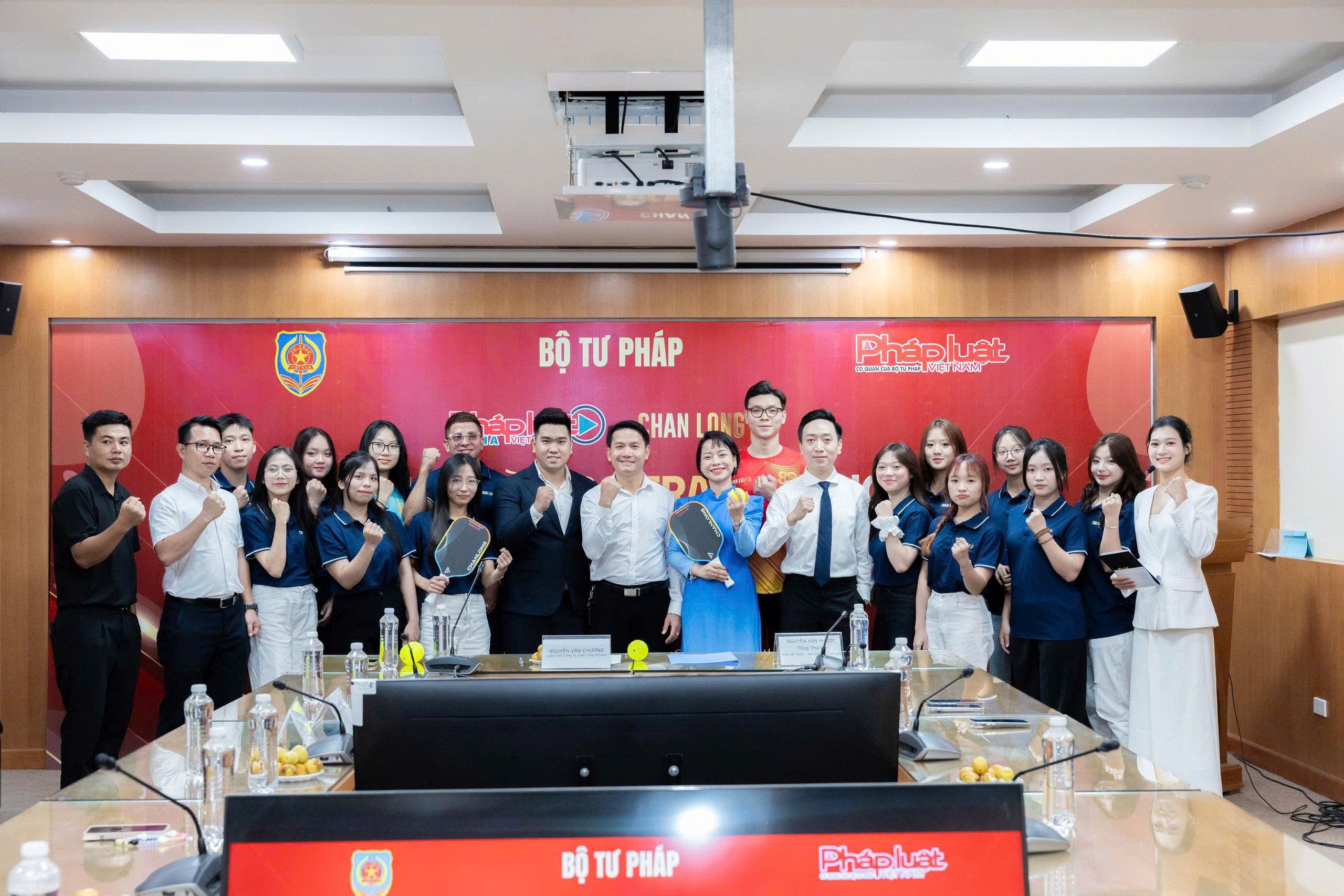 chan long dong hanh cung hoi thao nganh tu phap 1