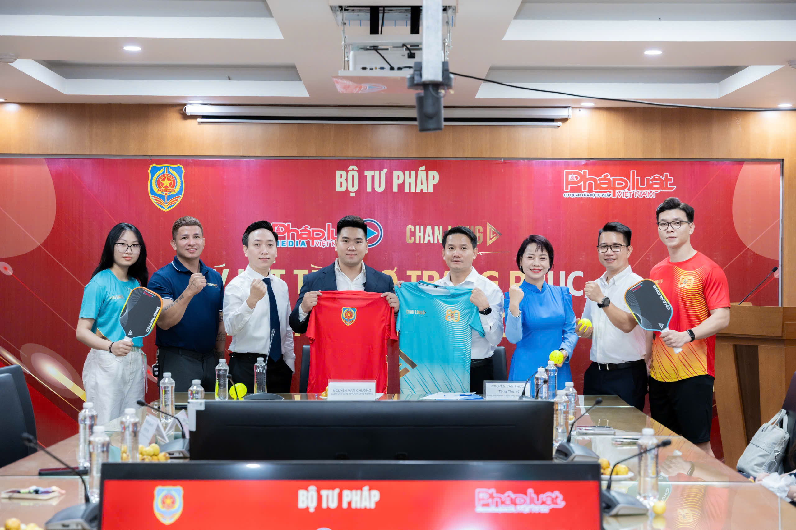 chan long dong hanh cung hoi thao nganh tu phap 2