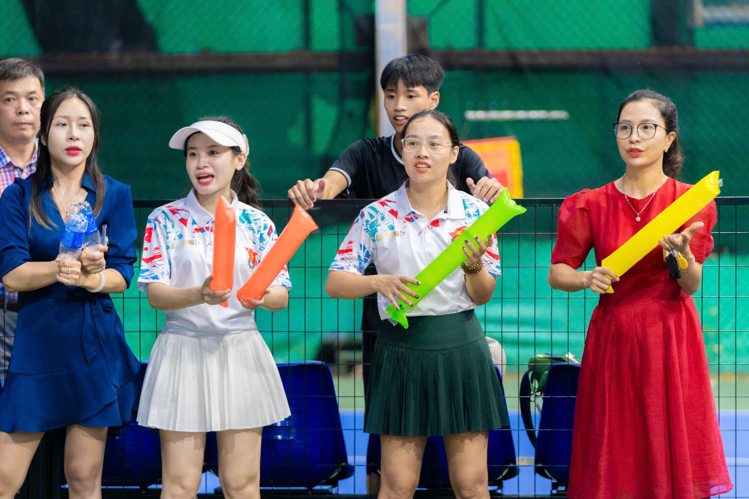 chan long giai thanh nien 1