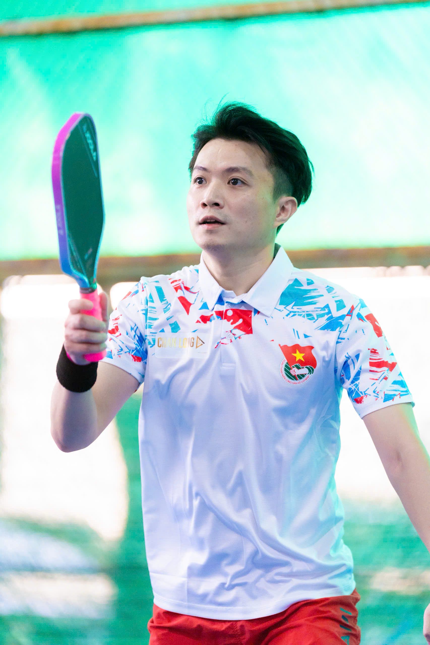 chan long giai thanh nien 6