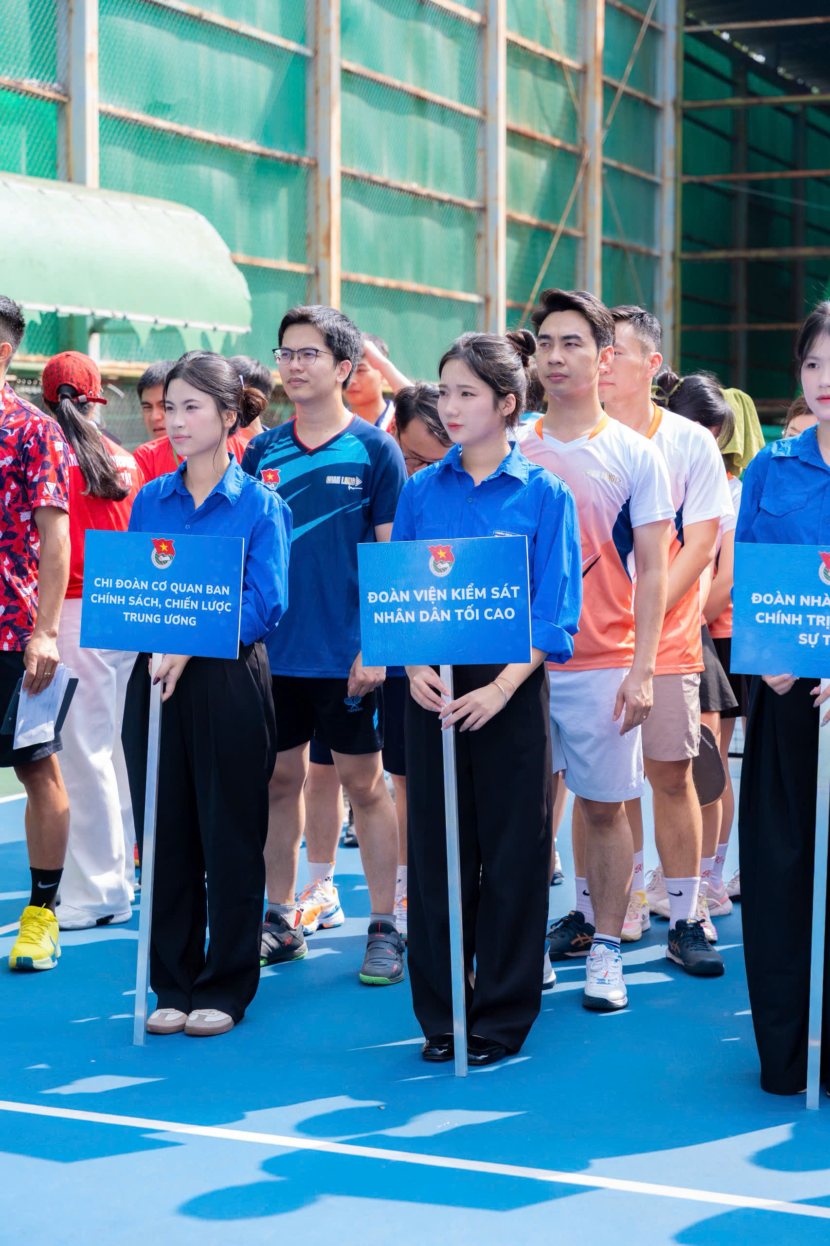 chan long giai thanh nien 8